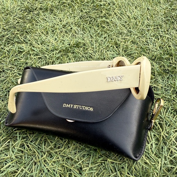 ✨DMY Studios Valentina Ivory Sunglasses - Picture 8 of 8
